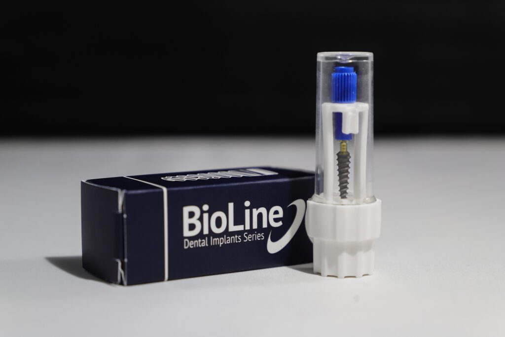 Diş İmplantı Nedir? İmplant Nasıl Yapılır?